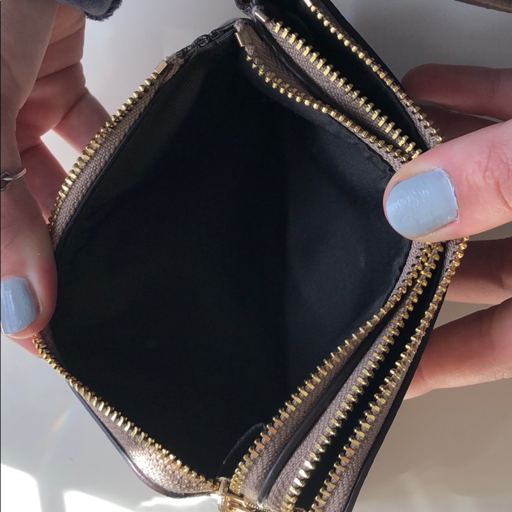 Coach wristlet - Picture 4 of 4